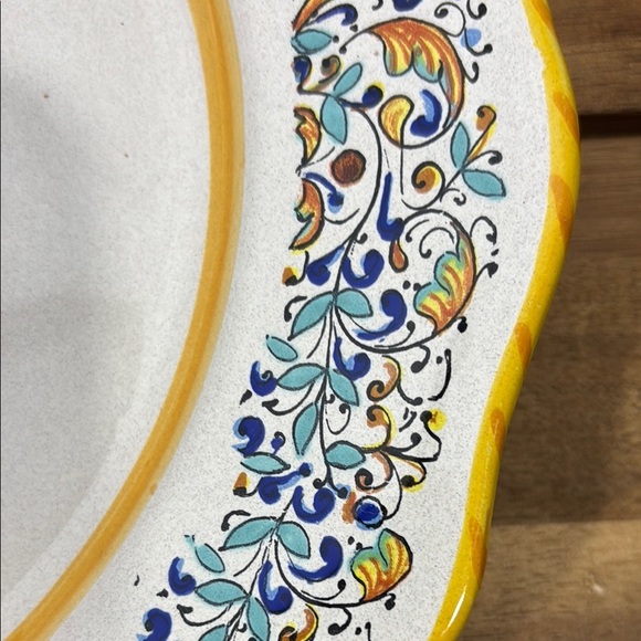 Vibrant Meridiana Plate Made in Italy - Picture 3 of 4